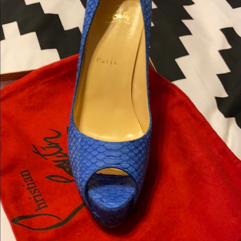 Christian loubutin watersnake peep toe heels